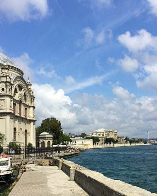 Dolmabahçe Mosque (Bezmialem Valide Sultan)