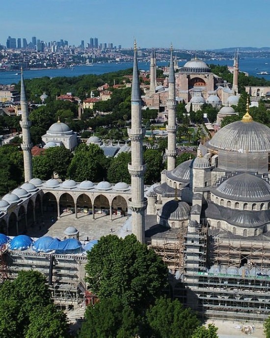 Blue Mosque (Sultanahmet Camii)