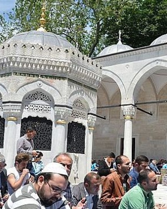 Valide-i Cedid Mosque