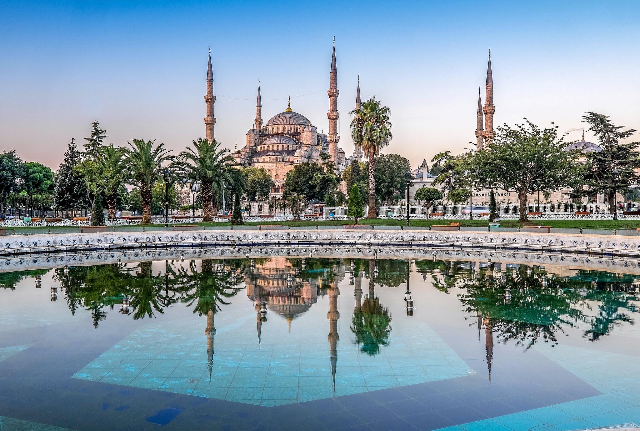 Blue Mosque (Sultanahmet Camii)