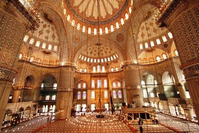 Blue Mosque (Sultanahmet Camii)